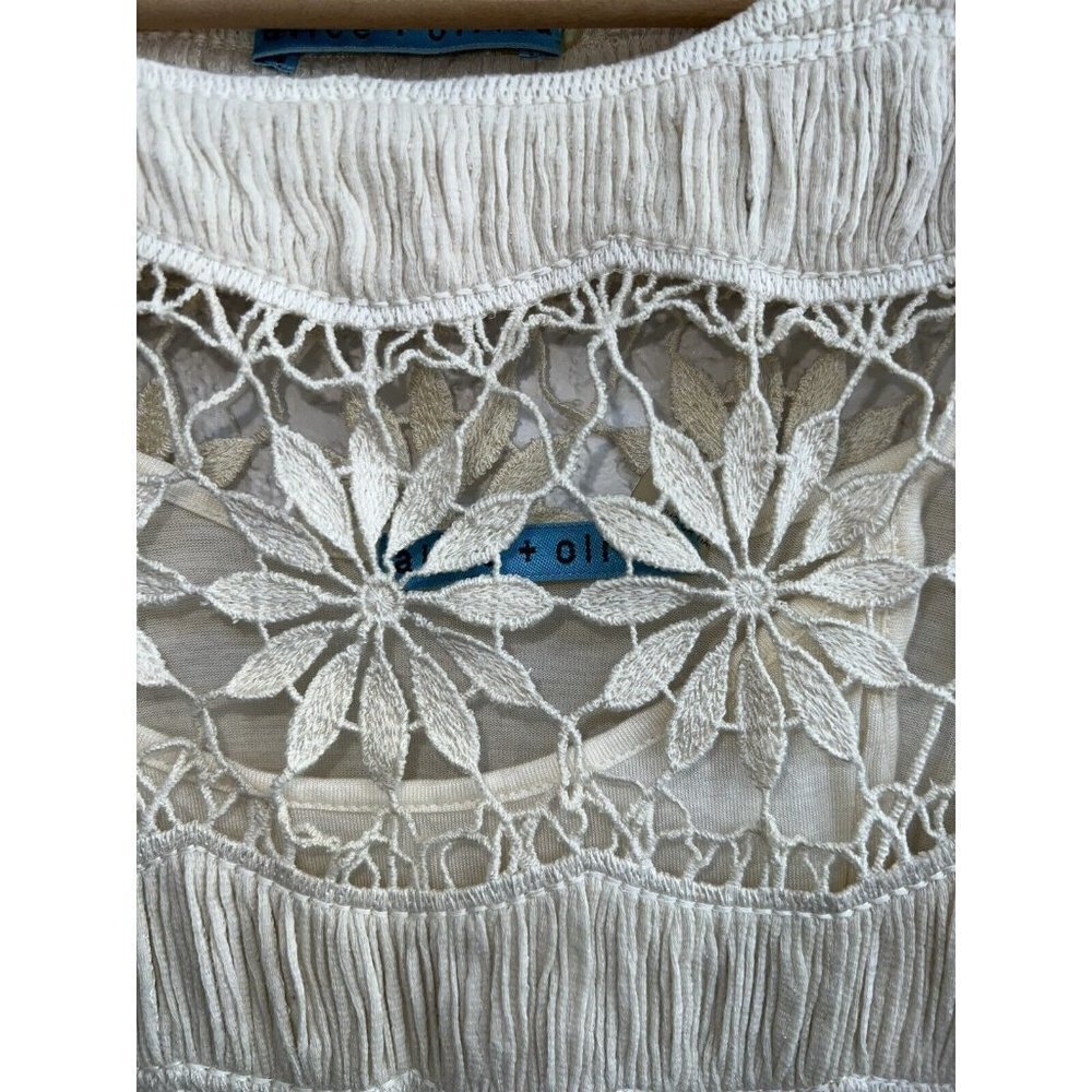 ALICE + Olivia Boho Crochet Top Fringe Built in Bra Size Small Y1 - Picture 8 of 9